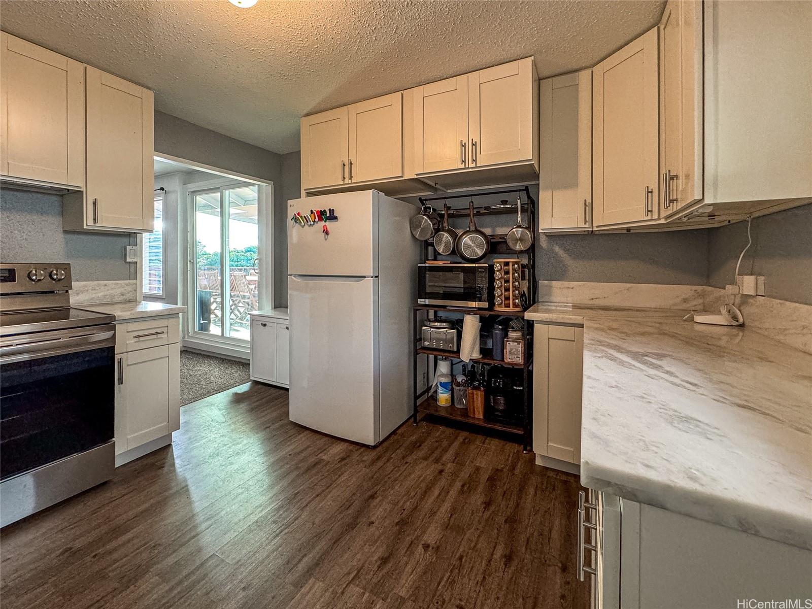 3238 Alani Dr Honolulu - Rental - photo 5 of 23