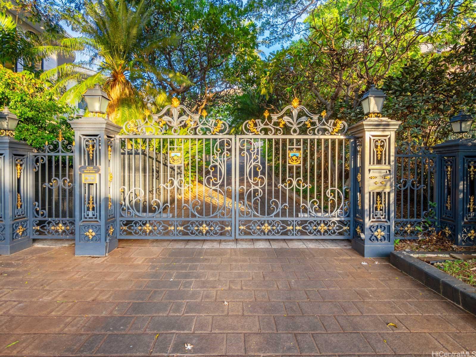 3239  Noela Drive Diamond Head, Diamond Head home - photo 2 of 25