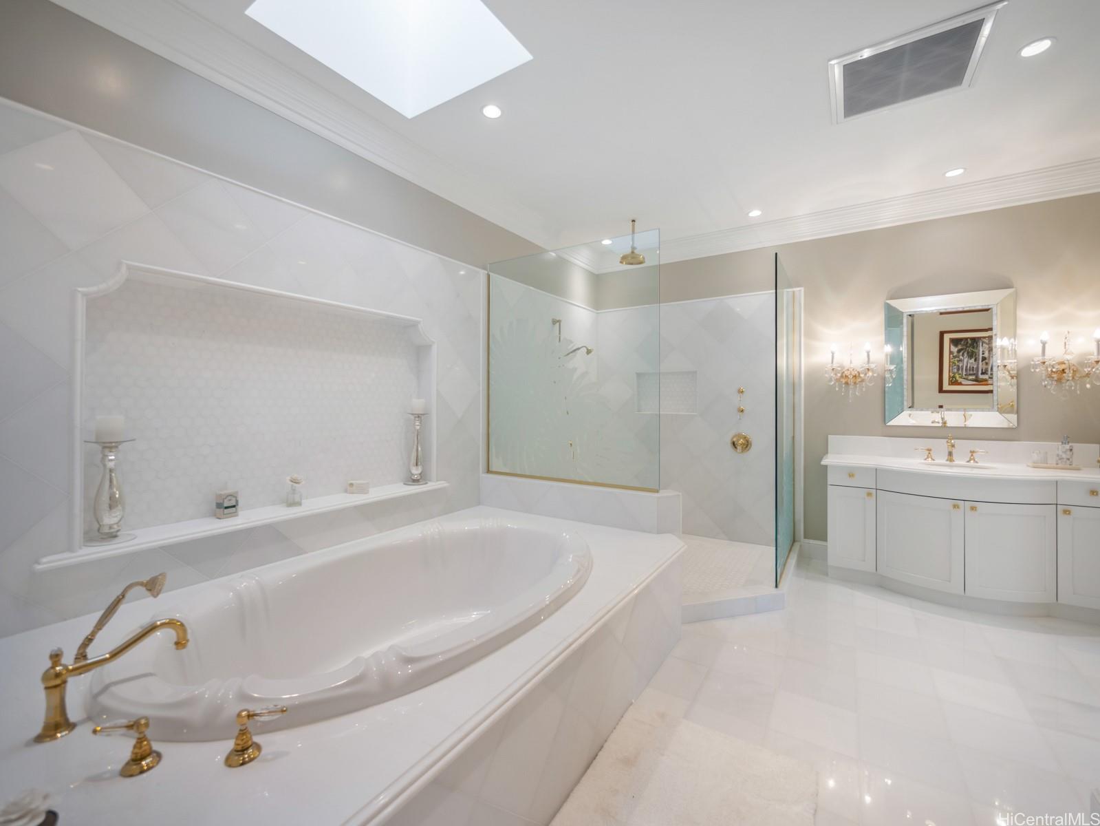 3239  Noela Drive Diamond Head, Diamond Head home - photo 19 of 25