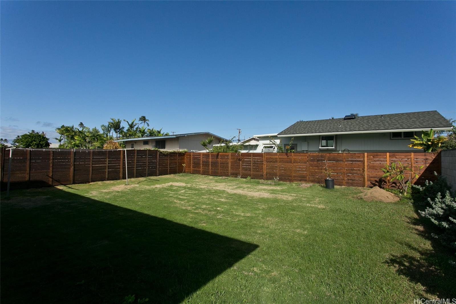 324  Hualani Street Coconut Grove, Kailua home - photo 18 of 20