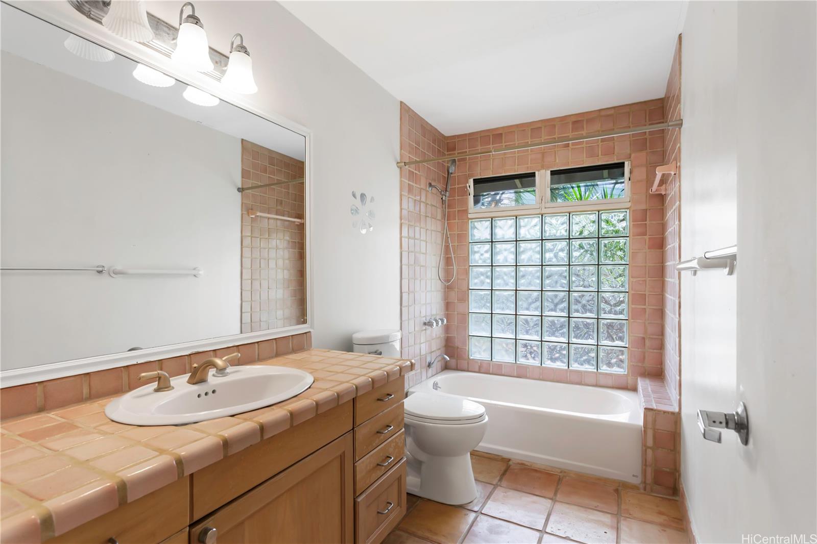 325  Hamakua Dr Enchanted Lake, Kailua home - photo 13 of 15