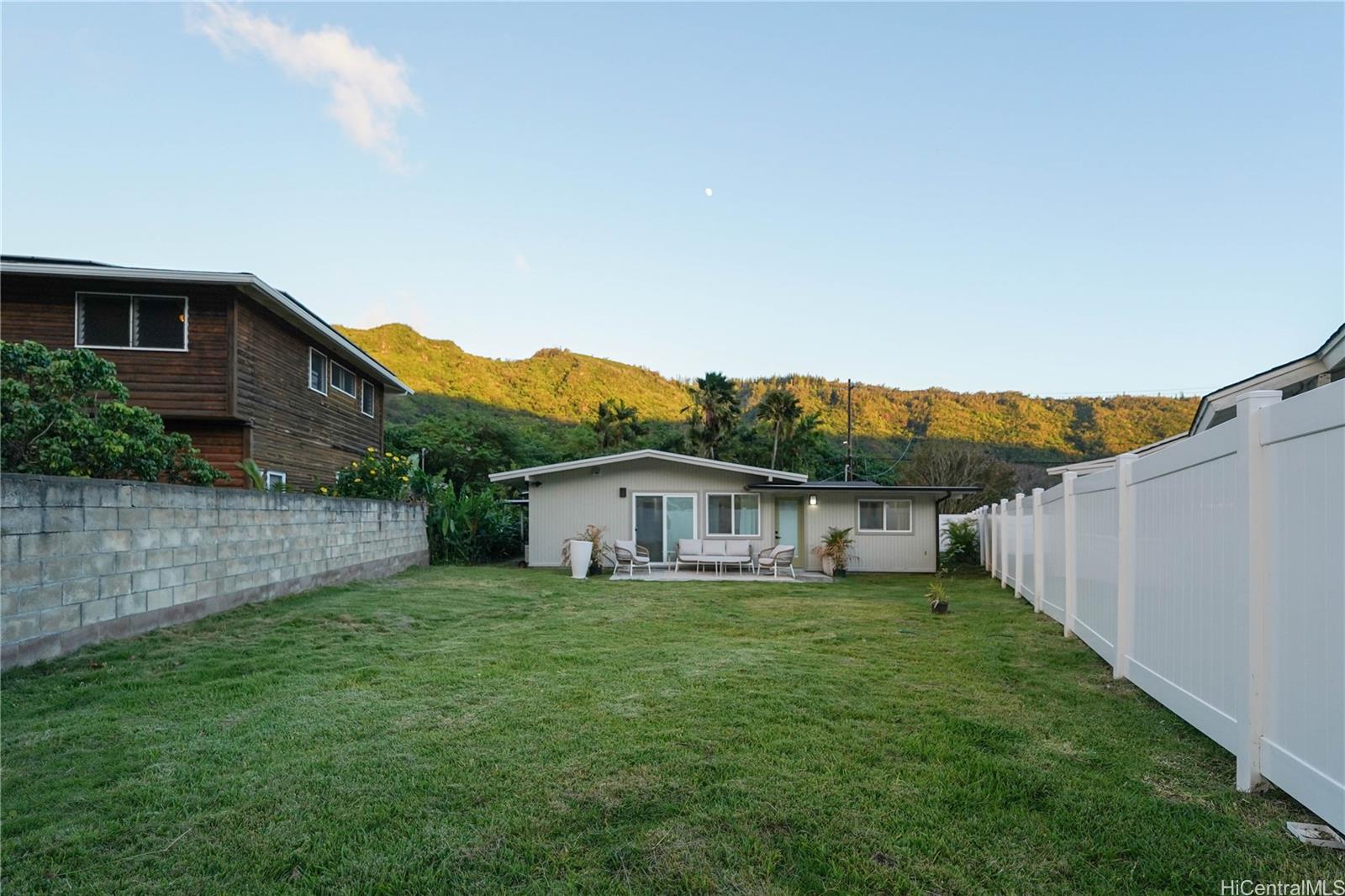 3264  Pawaina Street Manoa Area, Honolulu home - photo 22 of 25