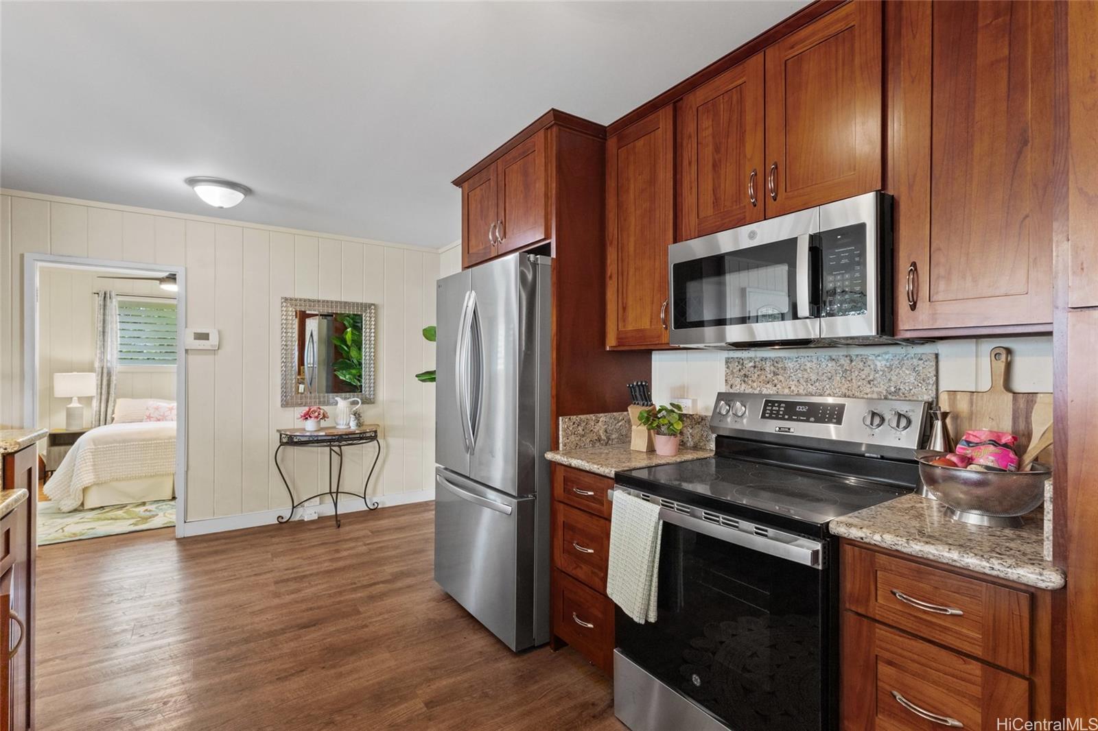 327  Kihapai Street Coconut Grove, Kailua home - photo 5 of 24