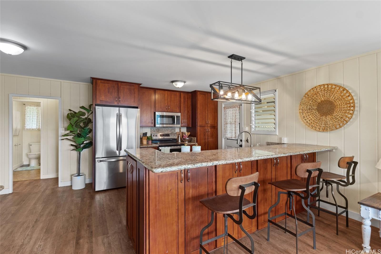 327  Kihapai Street Coconut Grove, Kailua home - photo 7 of 24