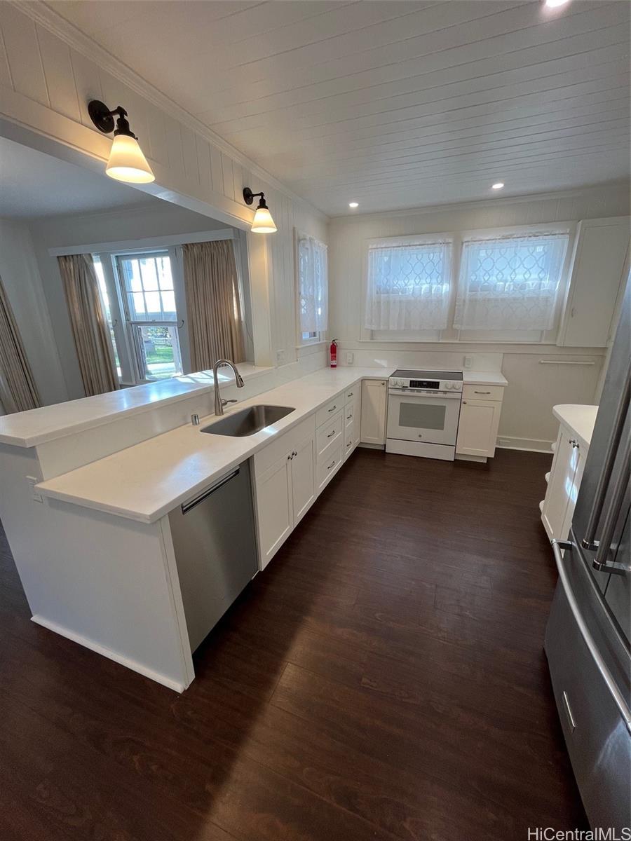 3306 Kaimuki Ave Honolulu - Rental - photo 2 of 19