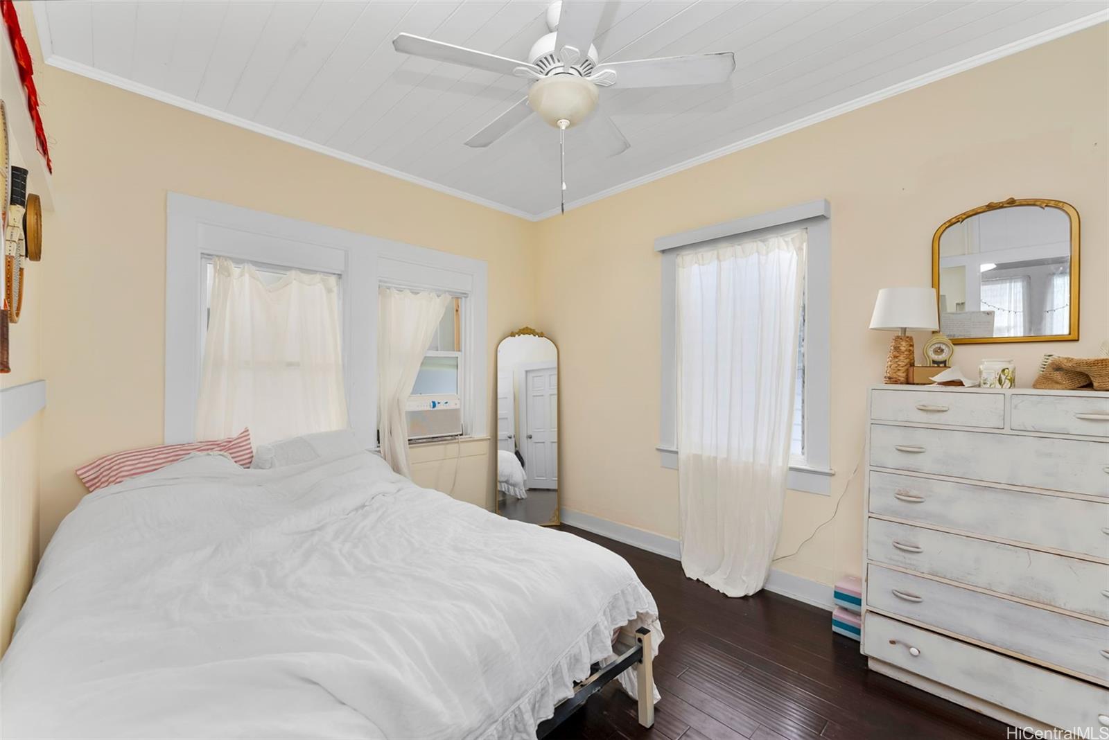 3316  Hinano Street Kapahulu, Diamond Head home - photo 6 of 25