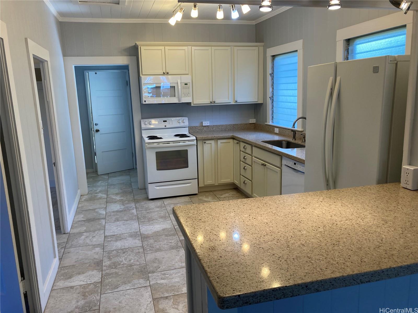 3316  Hinano Street Kapahulu, Diamond Head home - photo 9 of 25