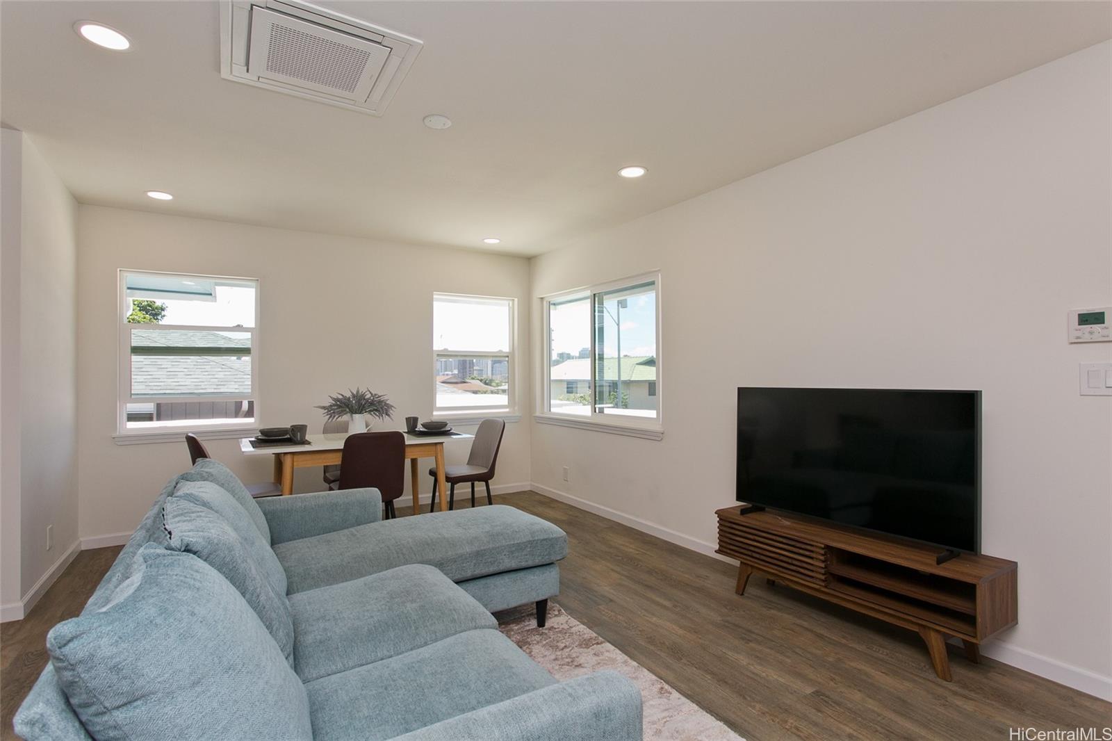 3317  Catherine Street Kapahulu, Diamond Head home - photo 2 of 24