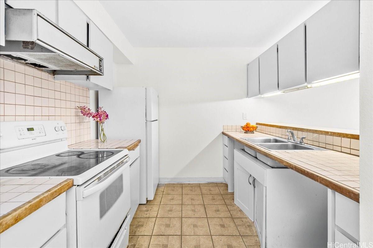 Gardenia Manor condo # 306, Kailua, Hawaii - photo 10 of 25