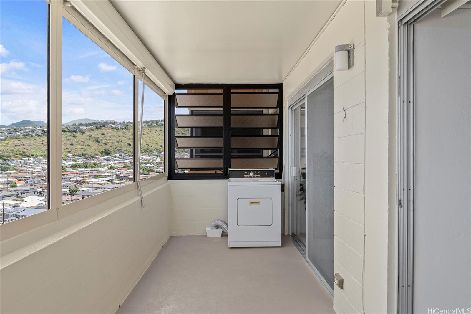 Hi-Sierra Apts The condo # 601, Honolulu, Hawaii - photo 15 of 23