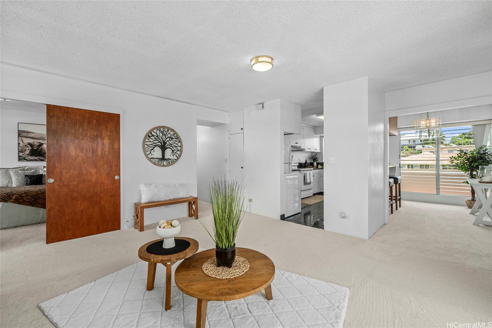 Hi-Sierra Apts The condo # 601, Honolulu, Hawaii - photo 4 of 23