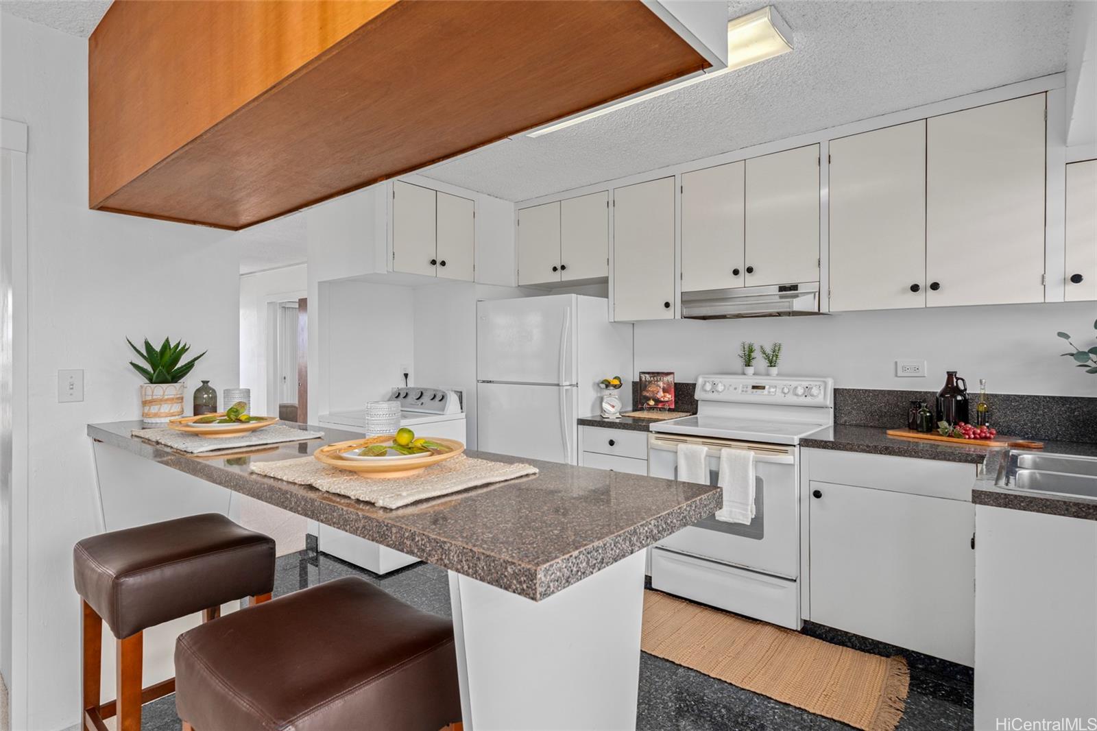 Hi-Sierra Apts The condo # 601, Honolulu, Hawaii - photo 6 of 23