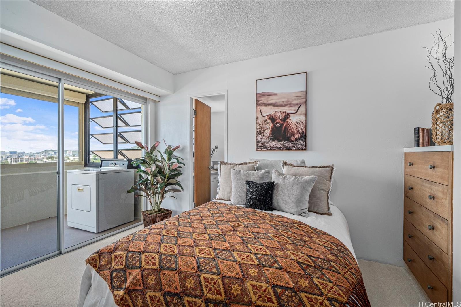 Hi-Sierra Apts The condo # 601, Honolulu, Hawaii - photo 9 of 23