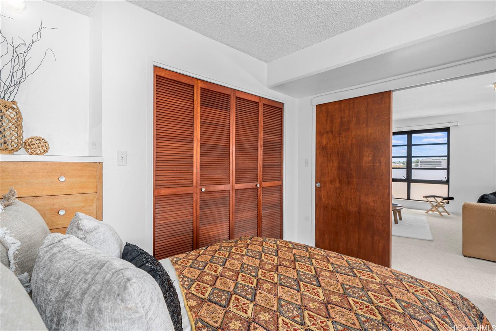 Hi-Sierra Apts The condo # 601, Honolulu, Hawaii - photo 10 of 23