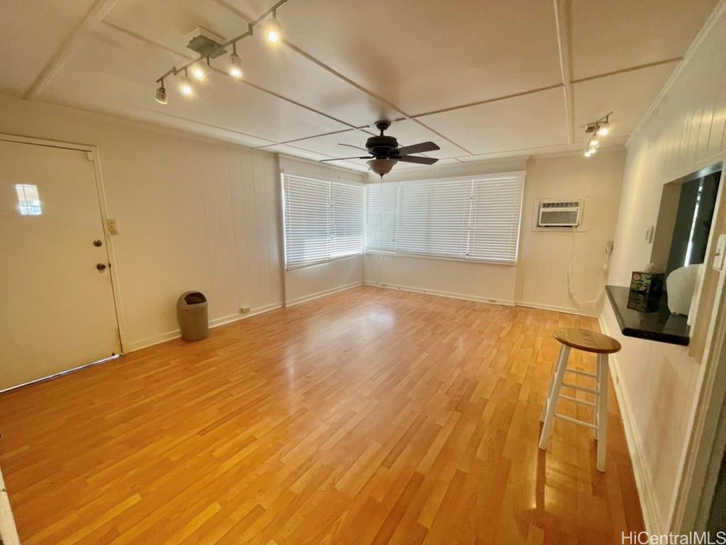 3352  Kaau St Palolo, Diamond Head home - photo 6 of 22