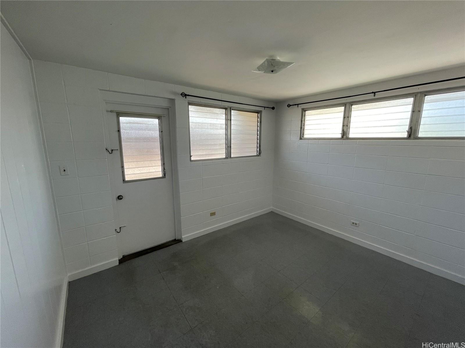 3353 Campbell Ave Honolulu - Rental - photo 4 of 7