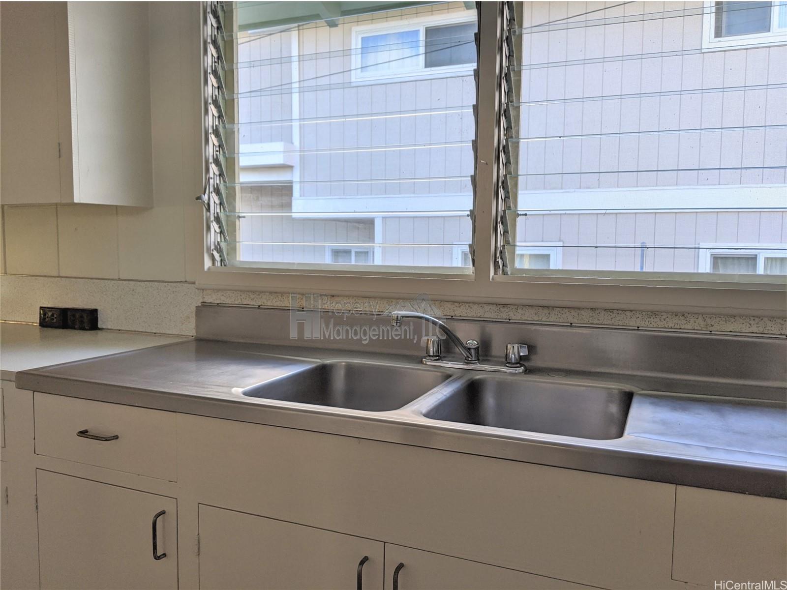 3358 Harding Ave Honolulu - Rental - photo 9 of 12