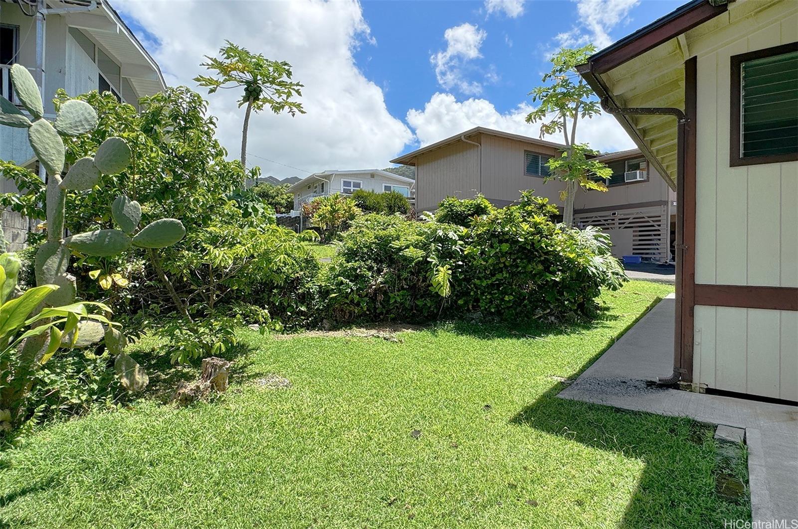 3360  Manoa Road Manoa Area, Honolulu home - photo 2 of 19