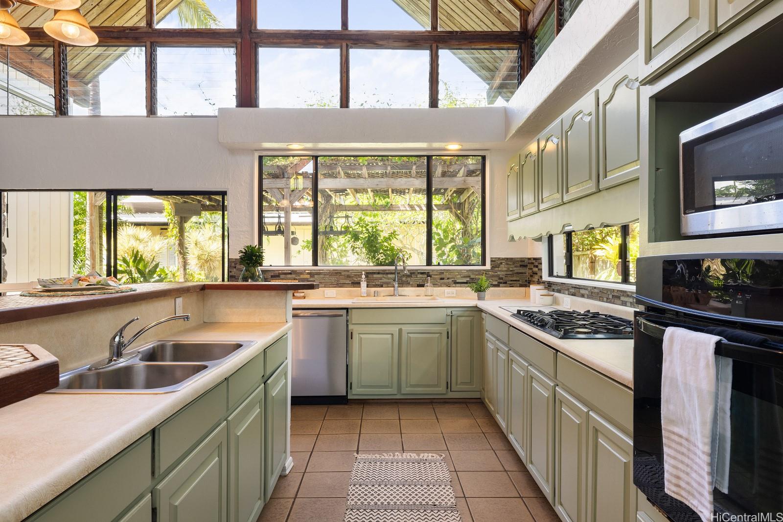 337  Wanaao Road Kailua Estates, Kailua home - photo 7 of 24