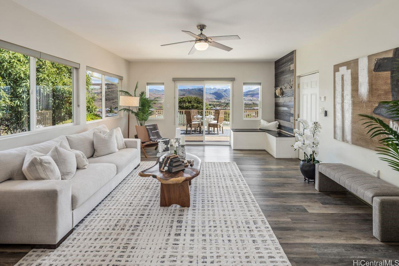 3376  Ala Laulani Street Salt Lake, Honolulu home - photo 2 of 8