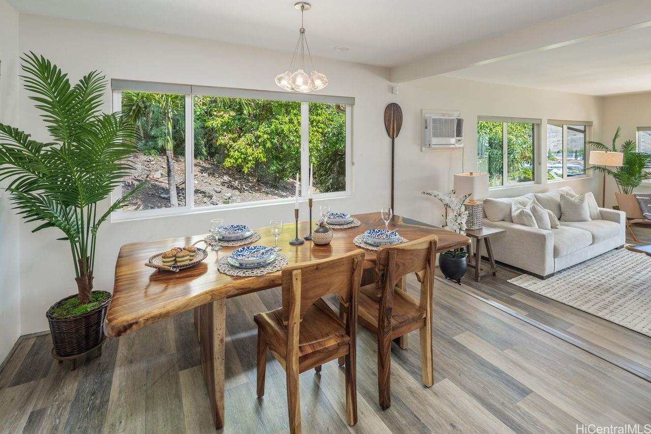 3376  Ala Laulani Street Salt Lake, Honolulu home - photo 7 of 17