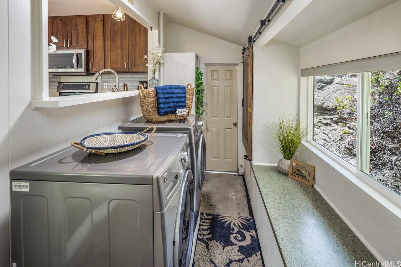 3376  Ala Laulani Street Salt Lake, Honolulu home - photo 8 of 8