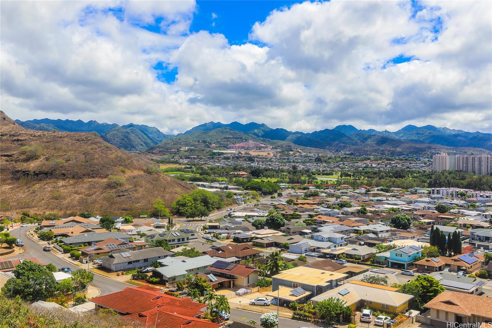3402  Ala Hinalo Place Salt Lake, Honolulu home - photo 2 of 25