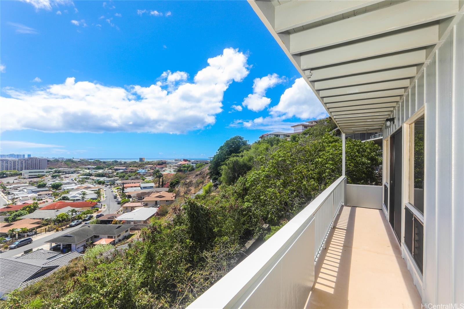 3402  Ala Hinalo Place Salt Lake, Honolulu home - photo 16 of 25