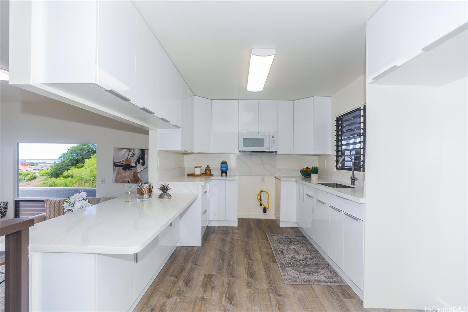 3402  Ala Hinalo Place Salt Lake, Honolulu home - photo 9 of 25