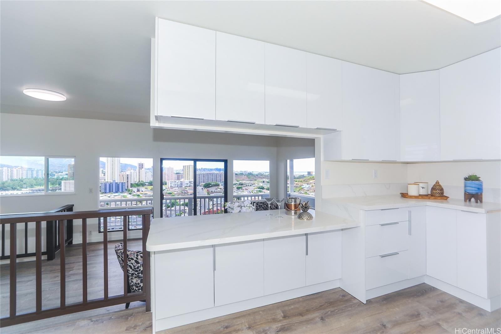 3402  Ala Hinalo Place Salt Lake, Honolulu home - photo 10 of 25