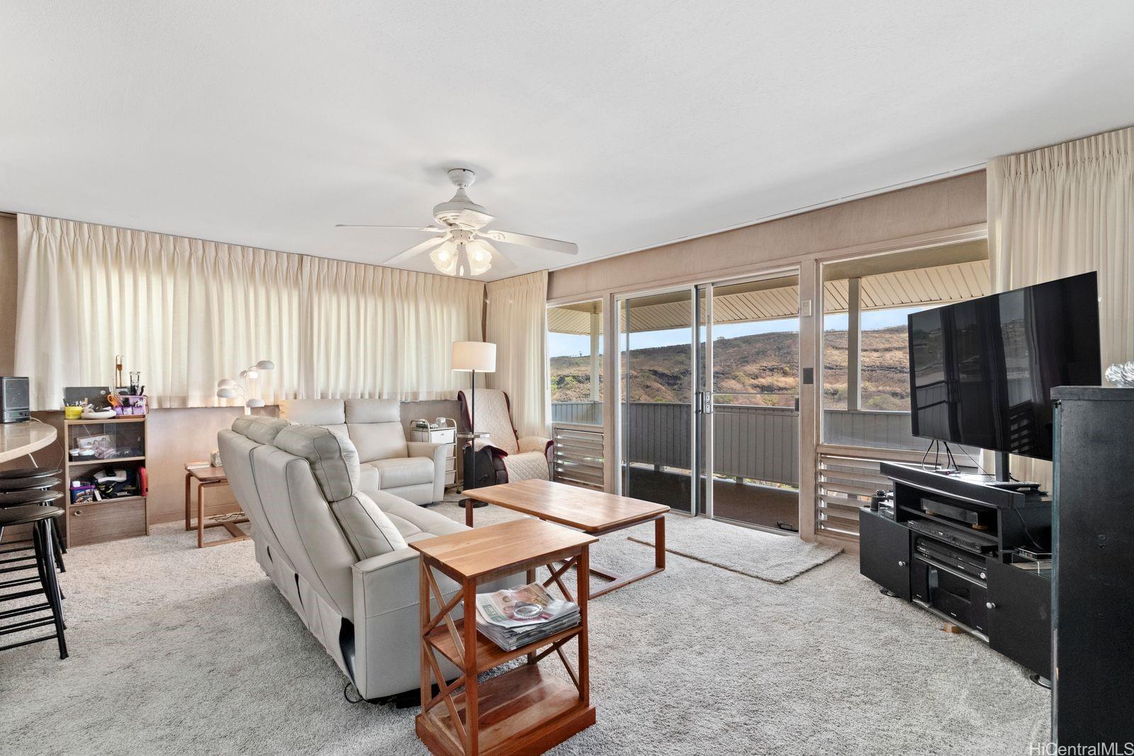 3404  Ala Hinalo Place Salt Lake, Honolulu home - photo 3 of 11