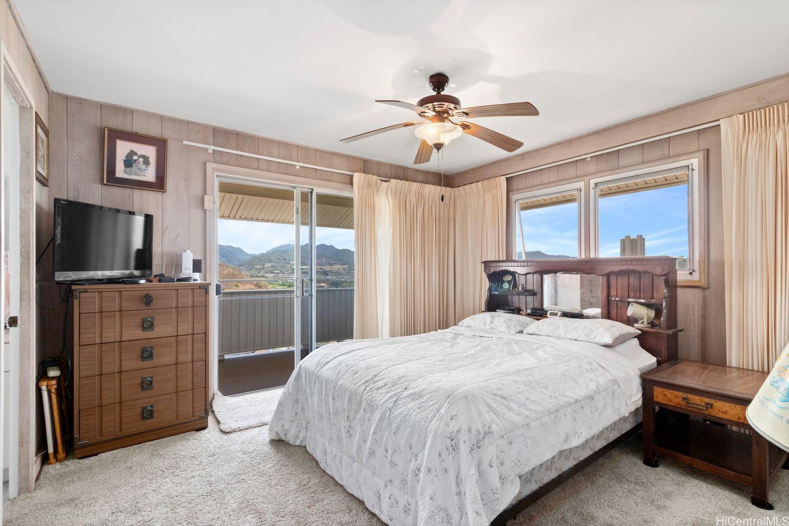 3404  Ala Hinalo Place Salt Lake, Honolulu home - photo 8 of 11