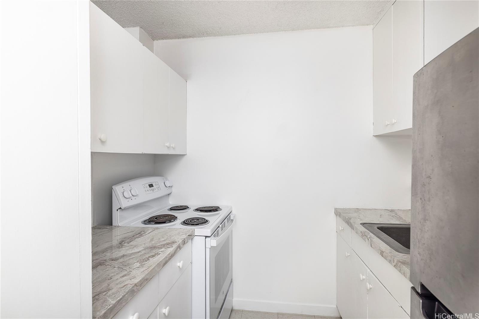 Hale Hana condo # 205, Honolulu, Hawaii - photo 3 of 8