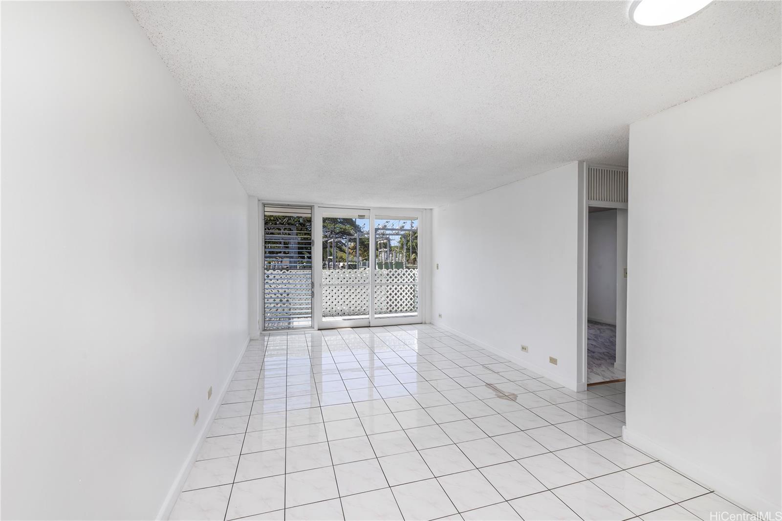 Hale Hana condo # 205, Honolulu, Hawaii - photo 4 of 8