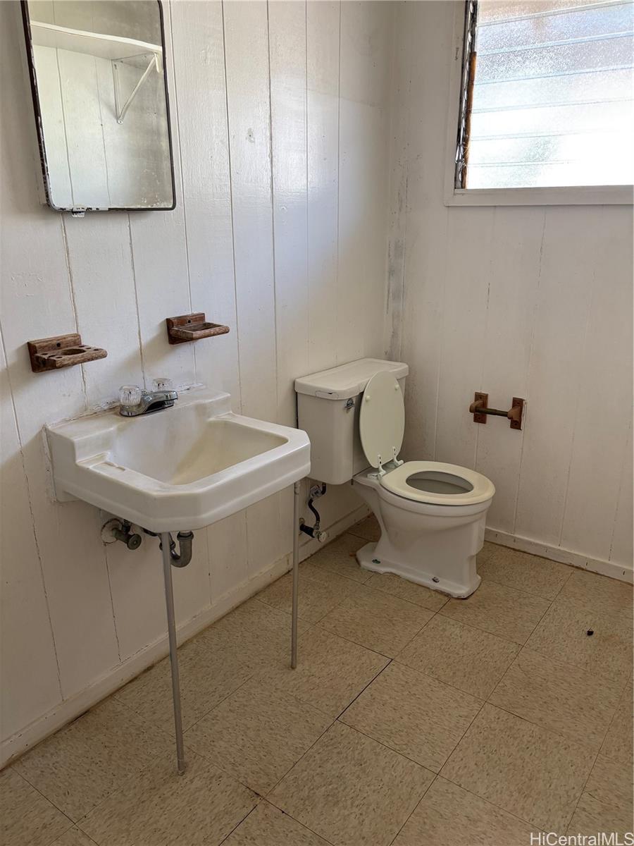 3420 & 3422  Salt Lake Blvd Aliamanu, Honolulu home - photo 11 of 12