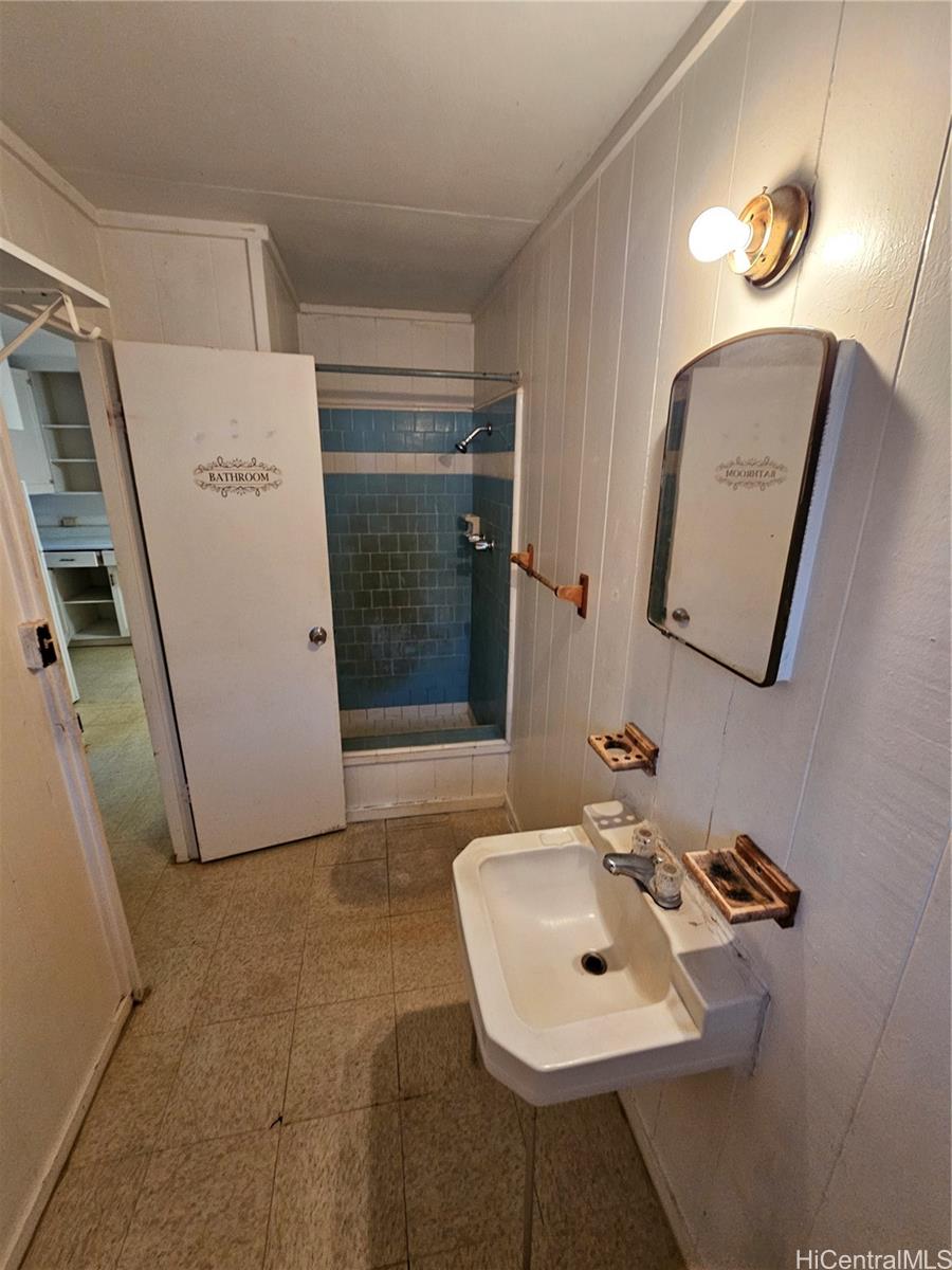 3420 & 3422  Salt Lake Blvd Aliamanu, Honolulu home - photo 7 of 12