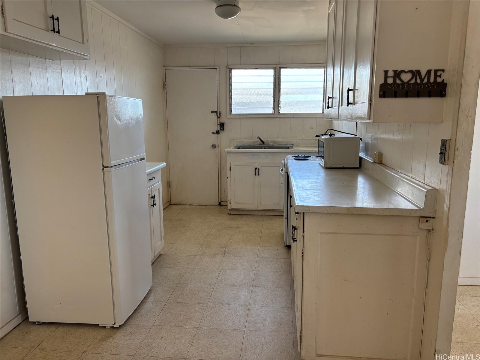 3420 & 3422 Salt Lake Blvd Honolulu - Multi-family - photo 10 of 12