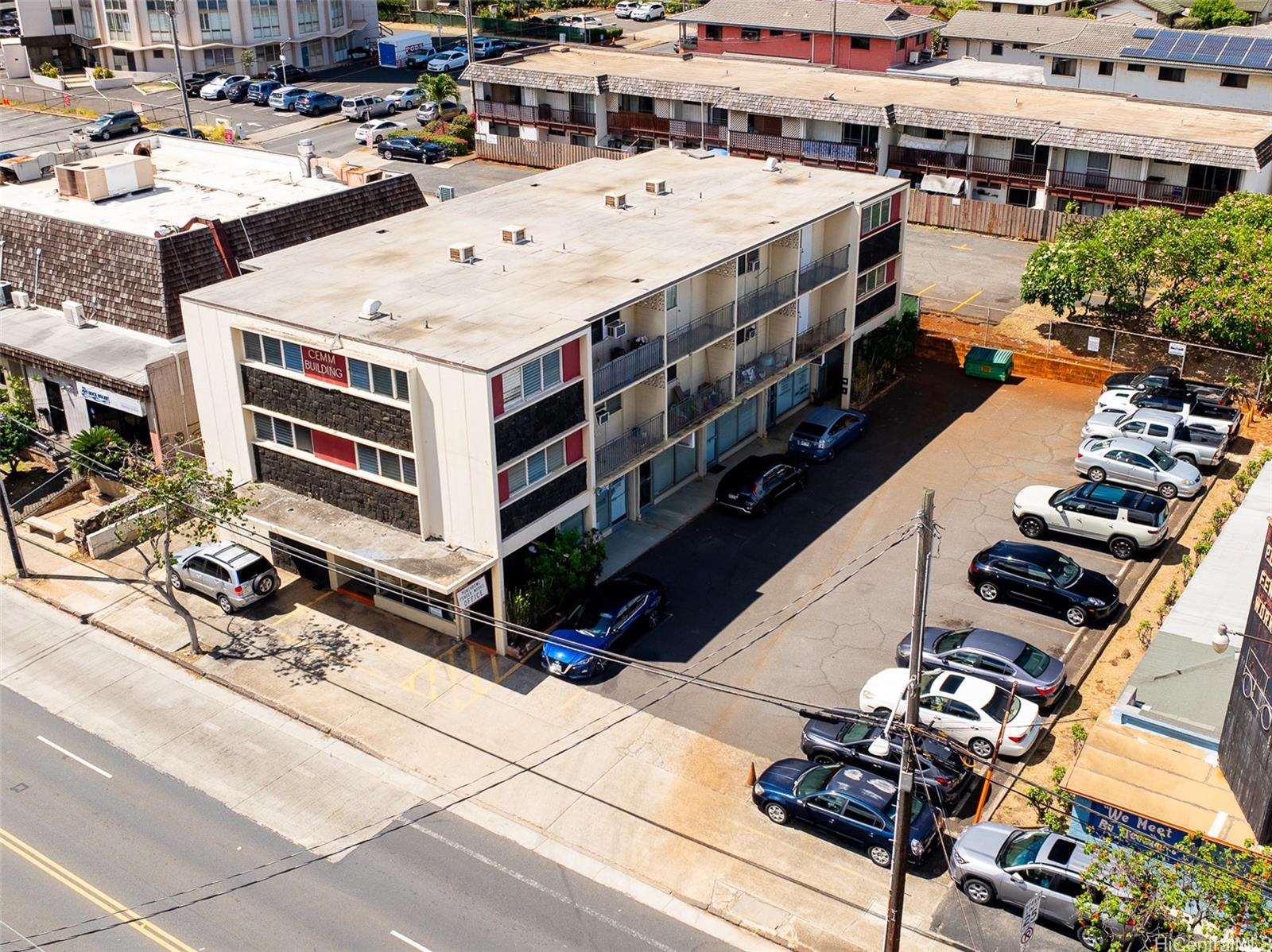 3427 Waialae Ave Honolulu - Multi-family - photo 2 of 25