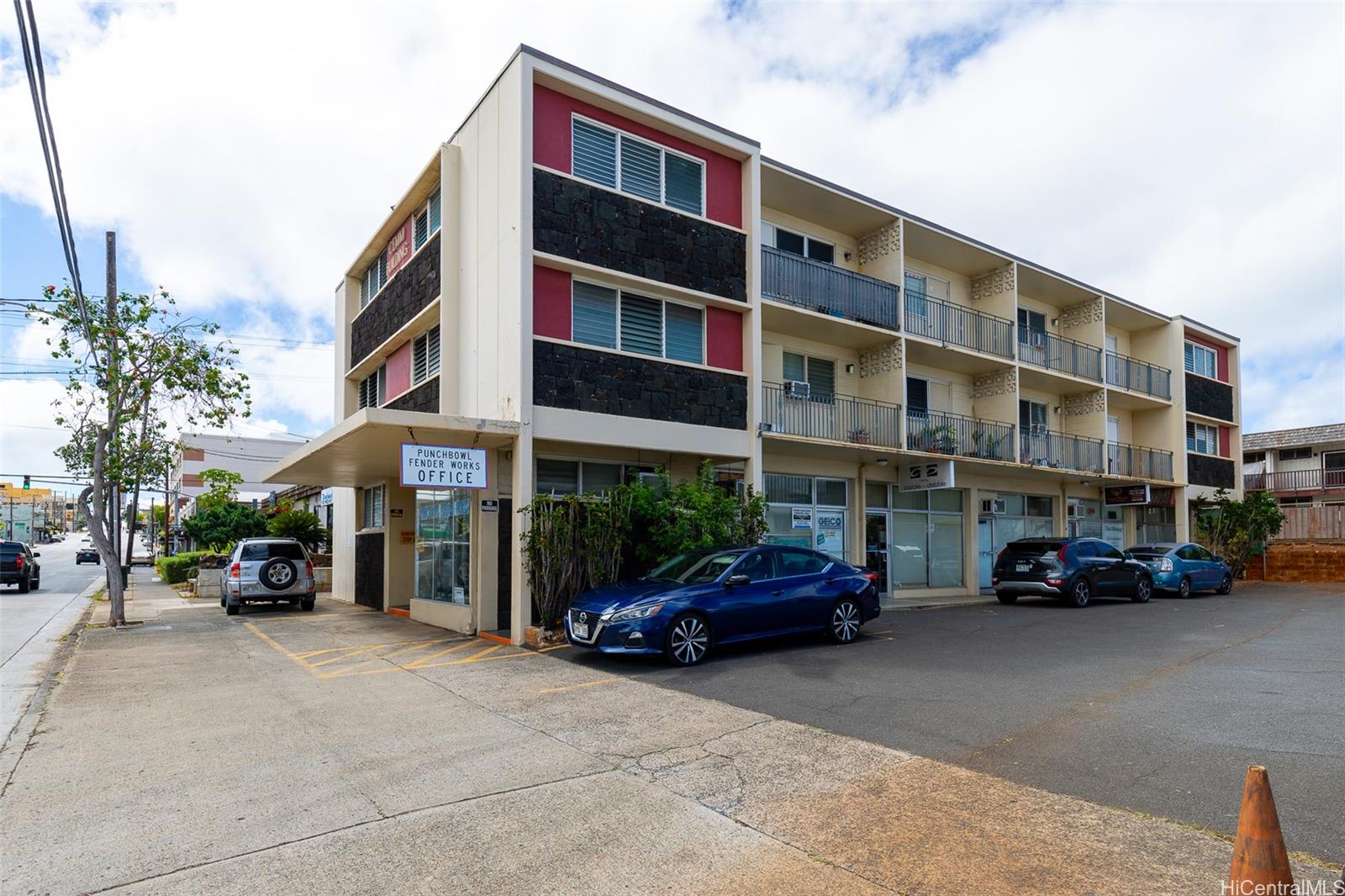 3427 Waialae Ave Honolulu - Multi-family - photo 4 of 25