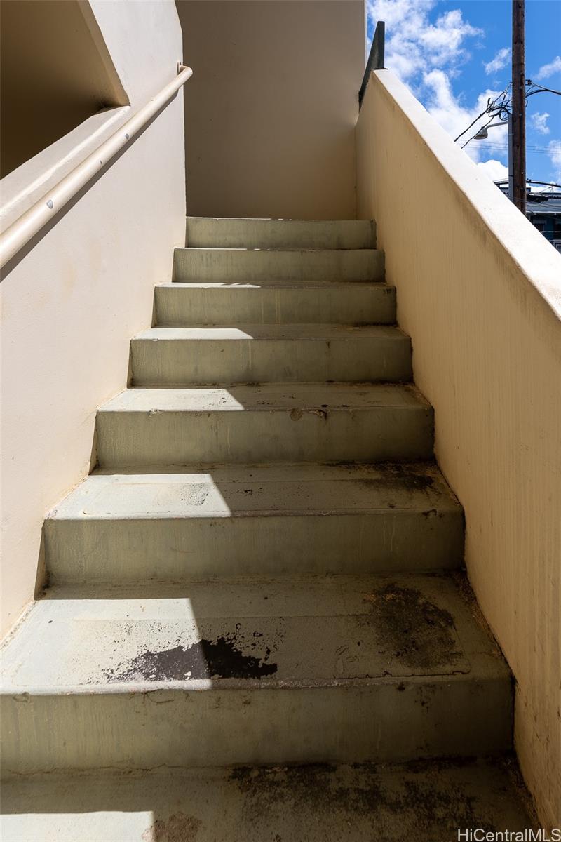 3427 Waialae Ave Honolulu - Multi-family - photo 8 of 25