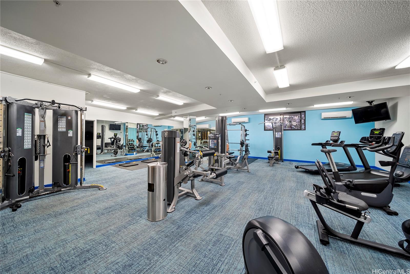 Windsor The condo # 1001, Honolulu, Hawaii - photo 18 of 24