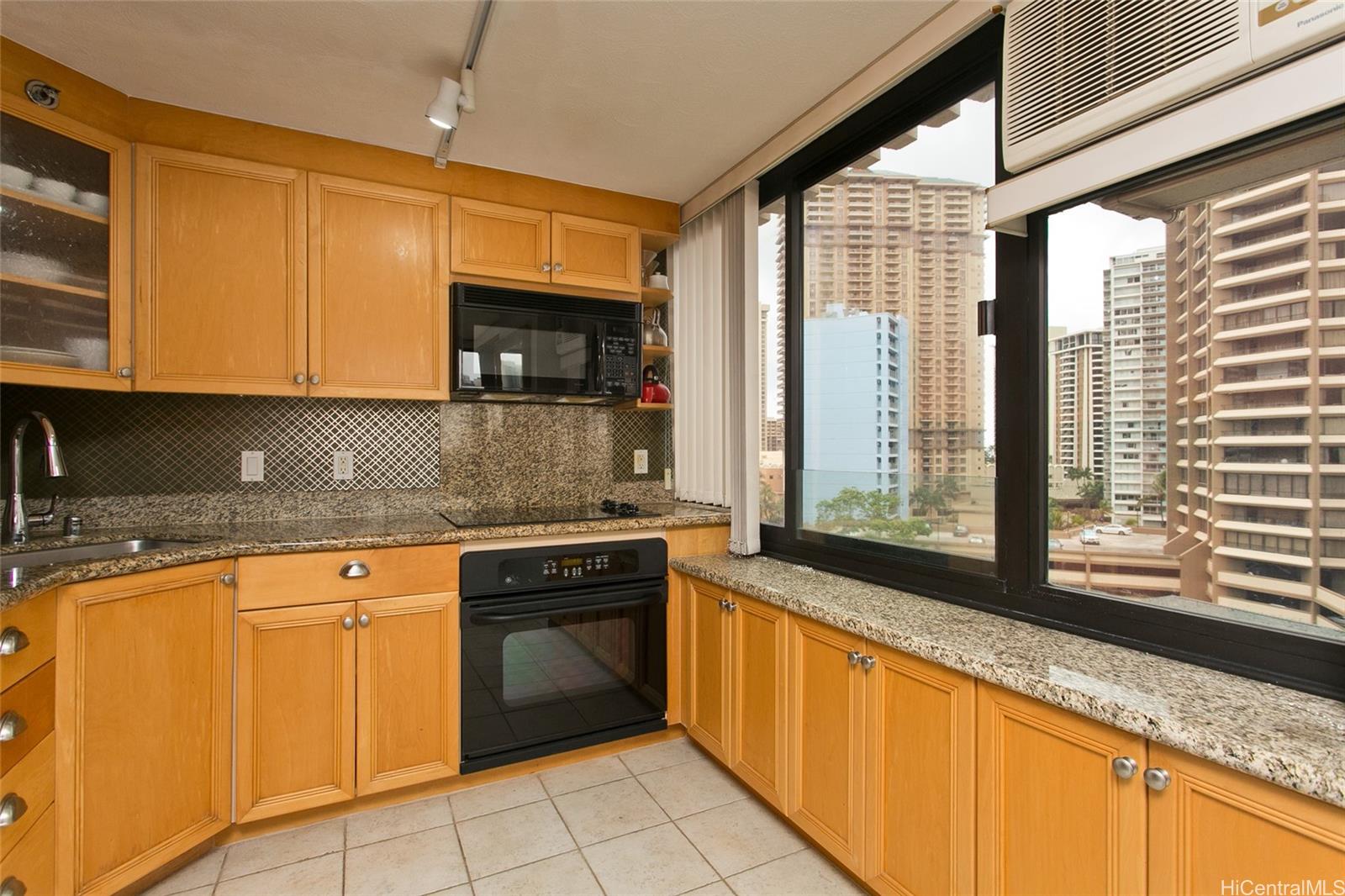 Windsor The condo # 1004, Honolulu, Hawaii - photo 10 of 25