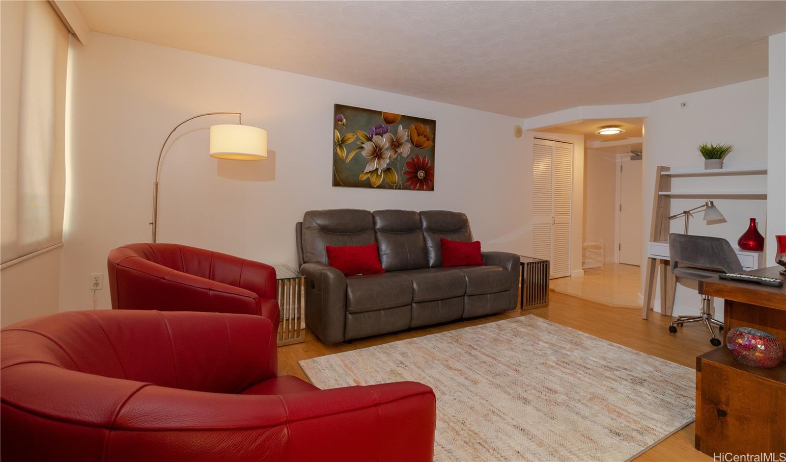 Windsor The condo # 1404, Honolulu, Hawaii - photo 2 of 20