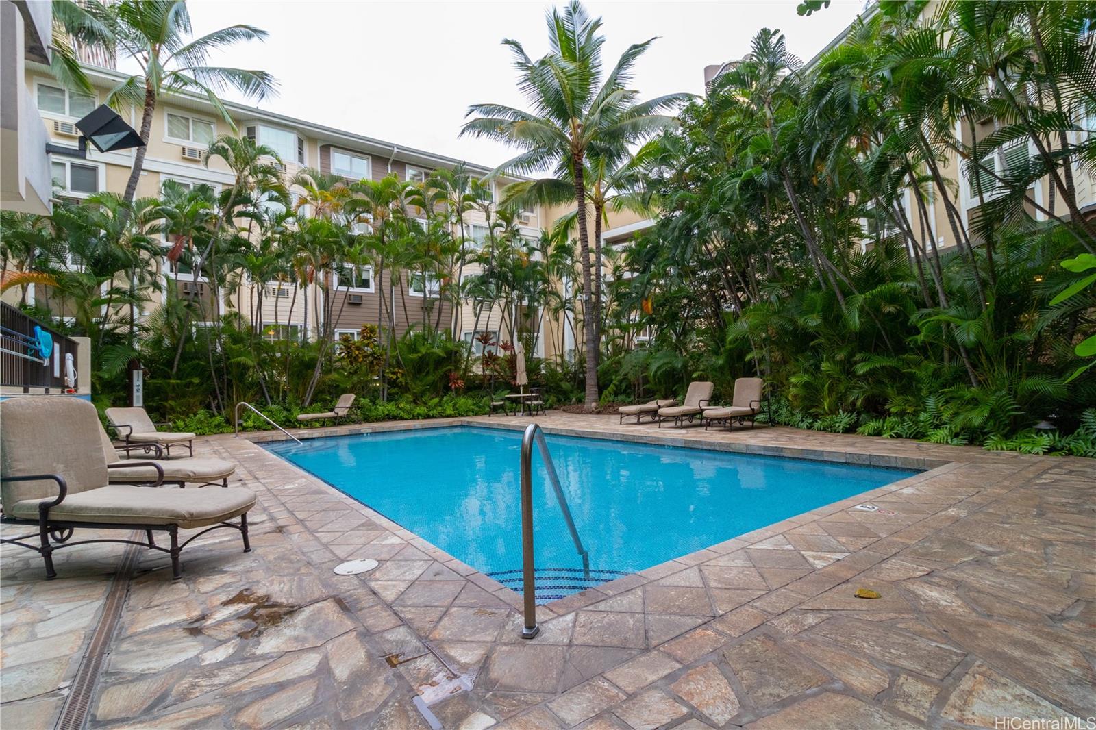 Windsor The condo # 1404, Honolulu, Hawaii - photo 11 of 20