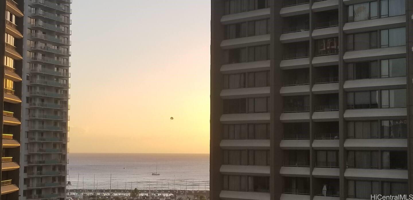 Windsor The condo # 1404, Honolulu, Hawaii - photo 5 of 20