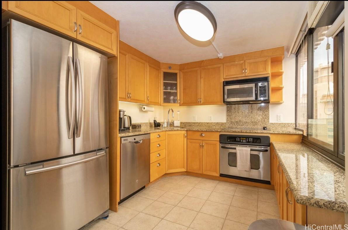 Windsor The condo # 1404, Honolulu, Hawaii - photo 6 of 20