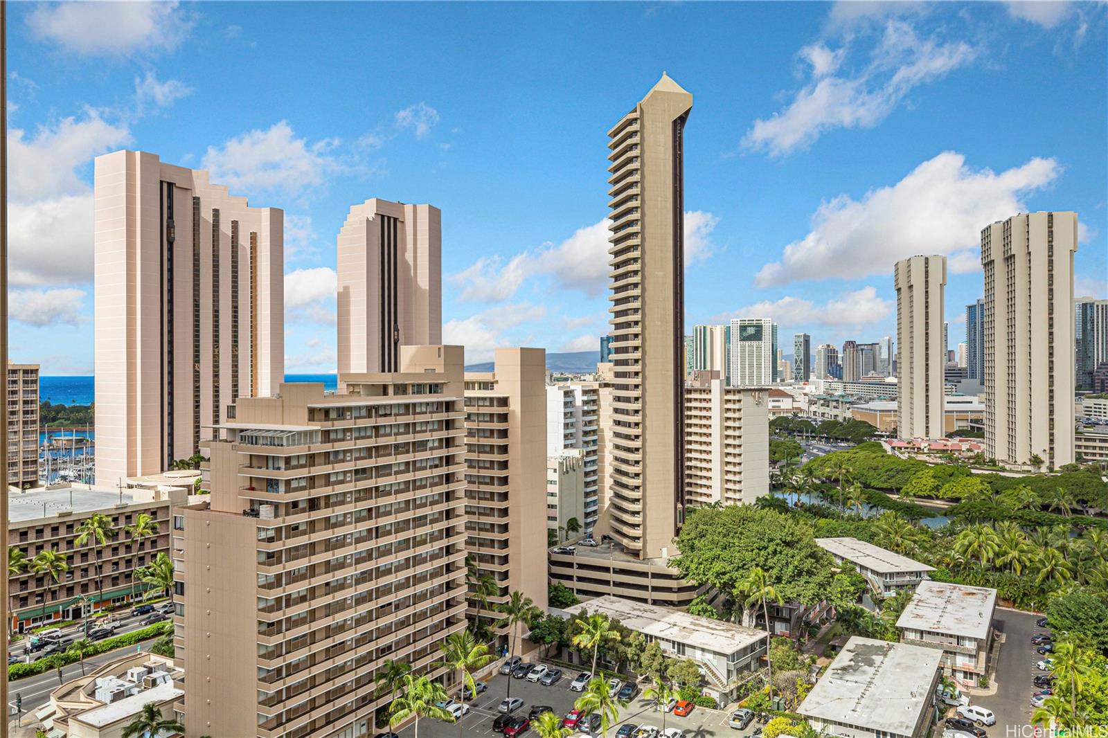 Windsor The condo # 2004, Honolulu, Hawaii - photo 13 of 25