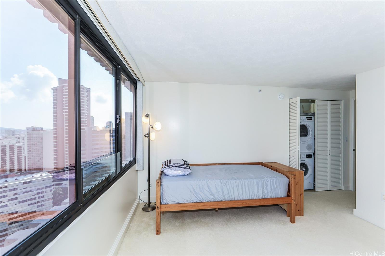 343 Hobron Ln Honolulu - Rental - photo 10 of 24