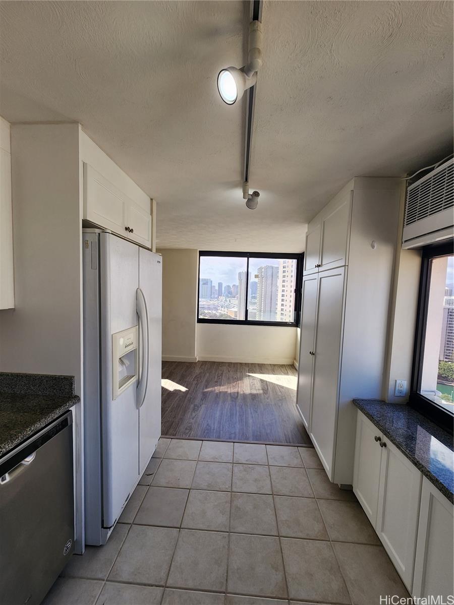 343 Hobron Ln Honolulu - Rental - photo 2 of 17