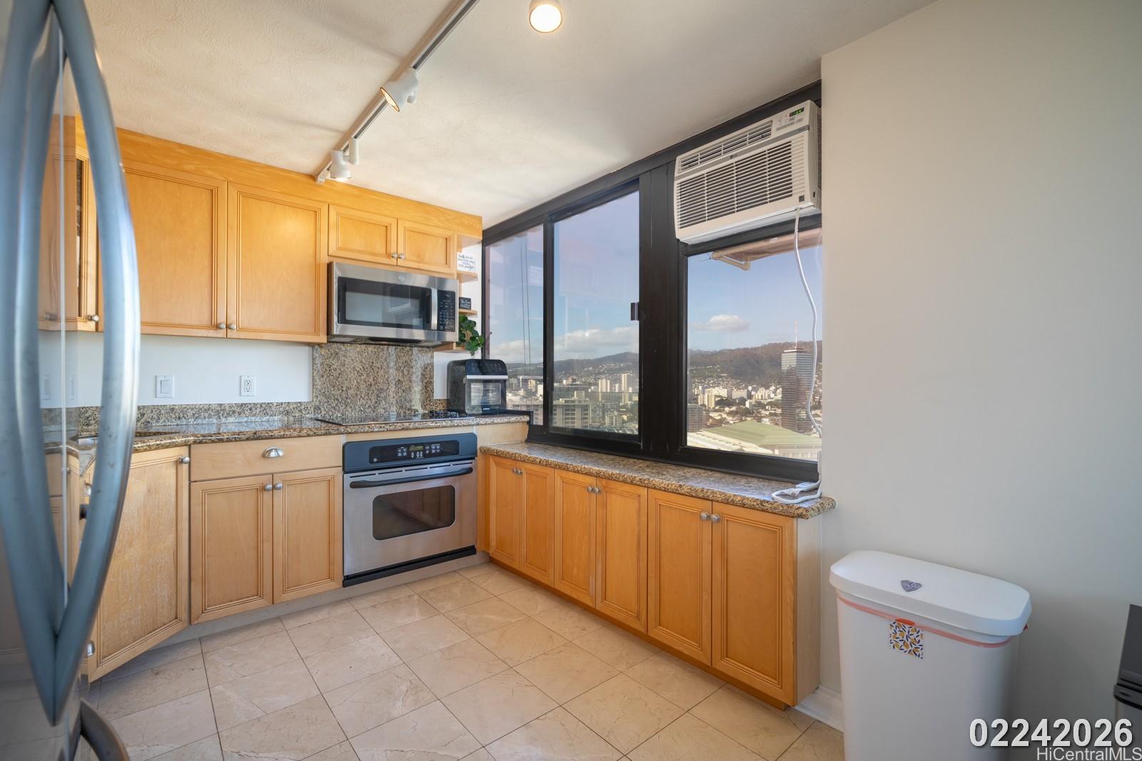 343 Hobron Ln Honolulu - Rental - photo 14 of 25